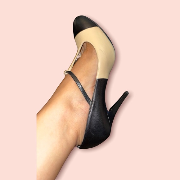 Chanel Black and Beige Mary Jane’s CC Back Logo - Picture 7 of 11